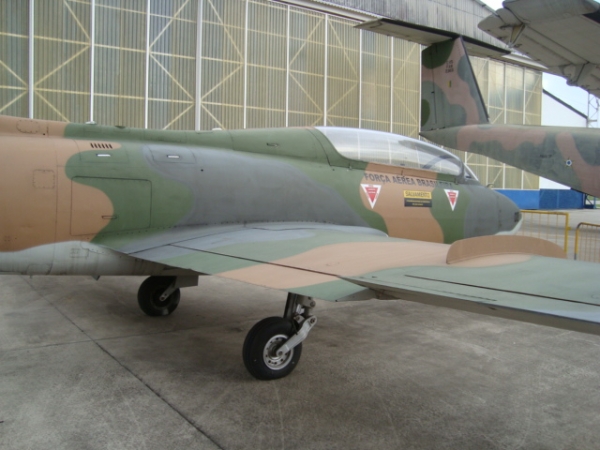 Embraer Xavante Walk Around